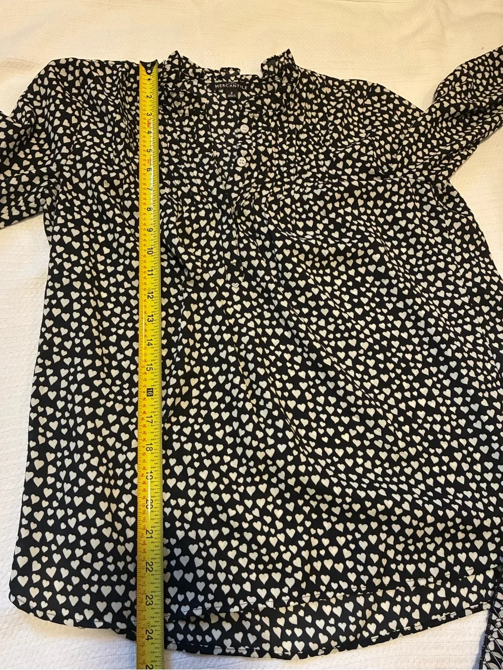 Black blouse w/white hearts, long sleeve Jcrew Mercantile. Size 2 Romantic EUC
